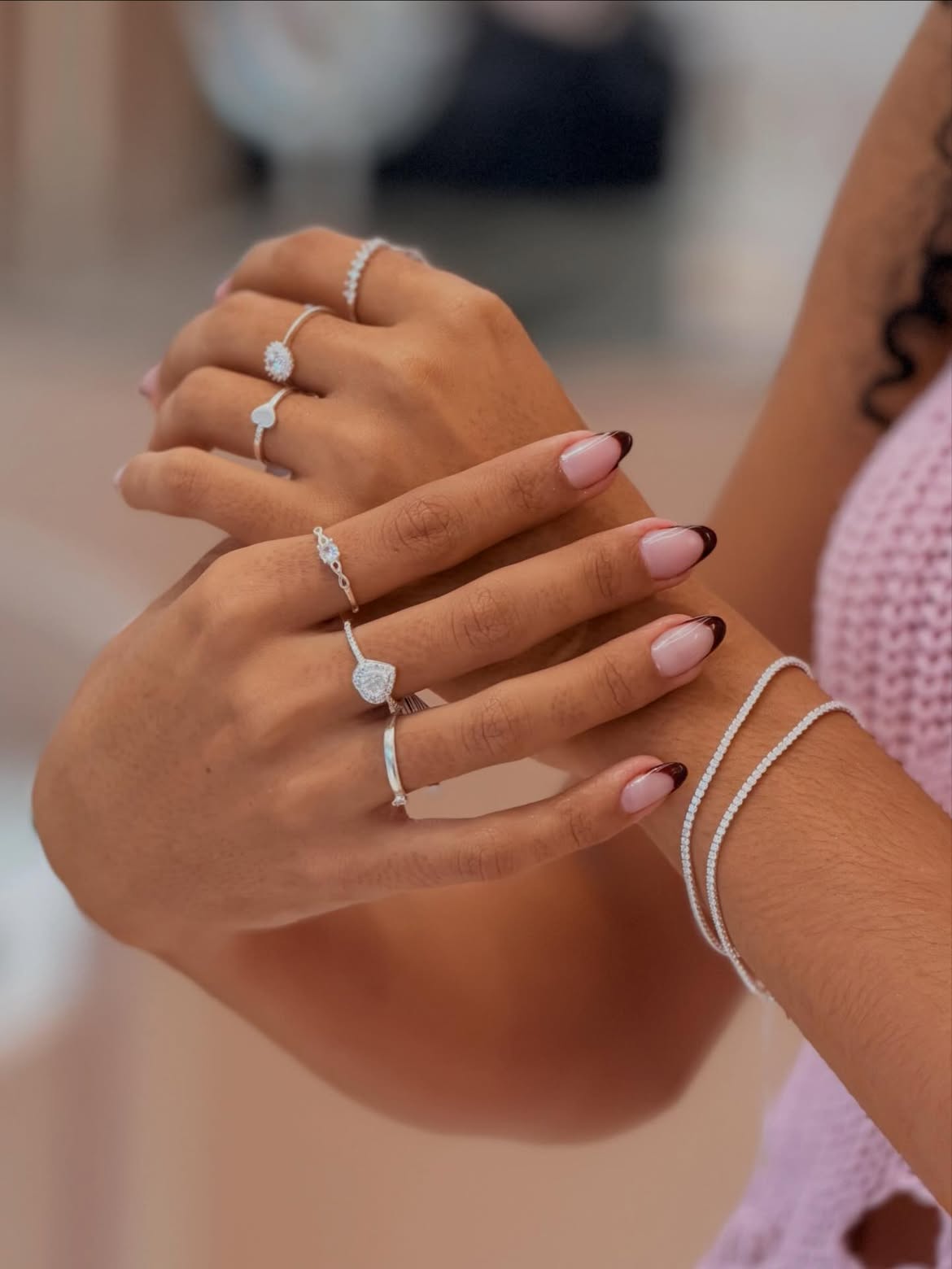 Anéis e pulseiras Helena em detalhe