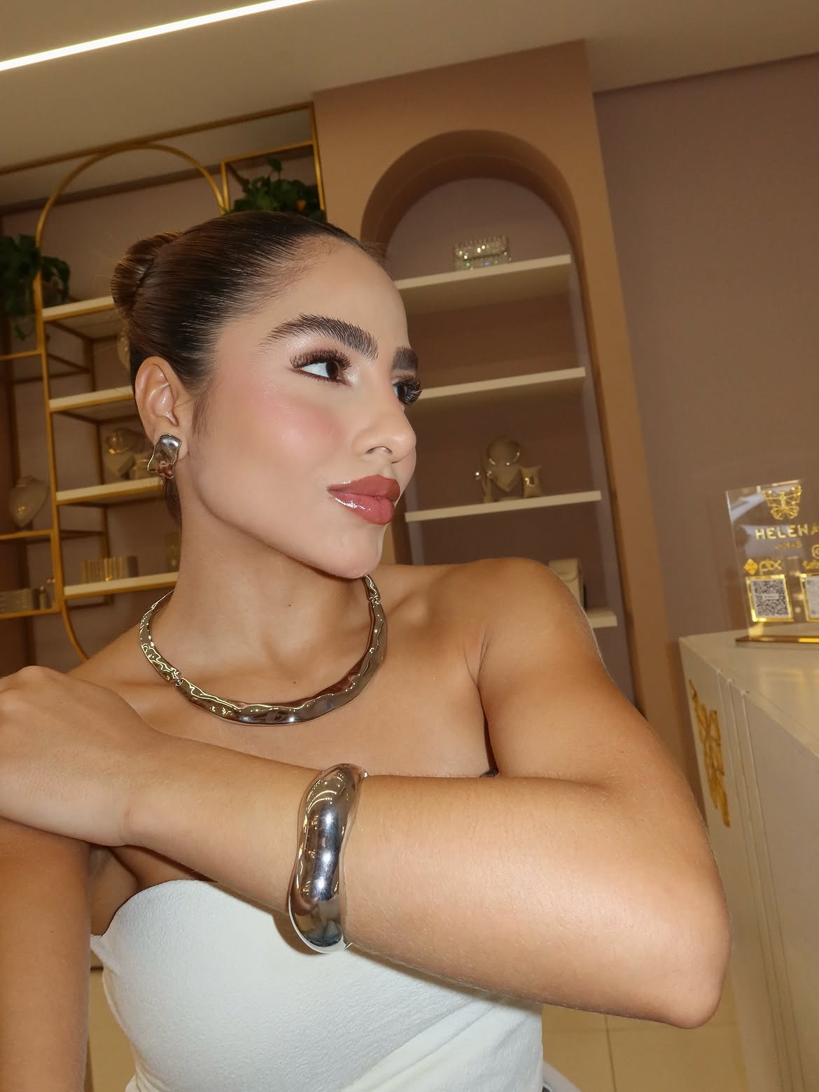 Colar e bracelete esculturais Helena